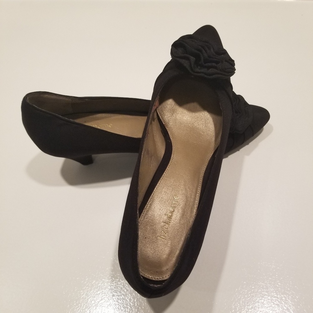 Liz Claiborne black dress pumps